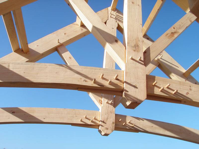 Сборка деревянной конструкции
